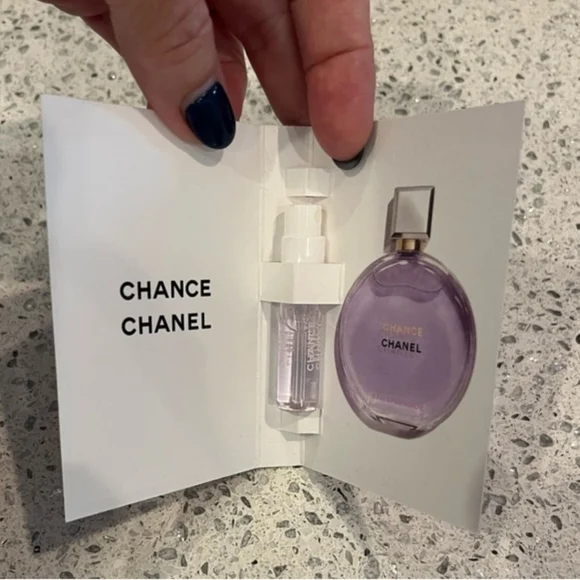 CHANEL Gold Floral and Silver Star Charm and Chanel gift bag accessories - Picture 8 of 12